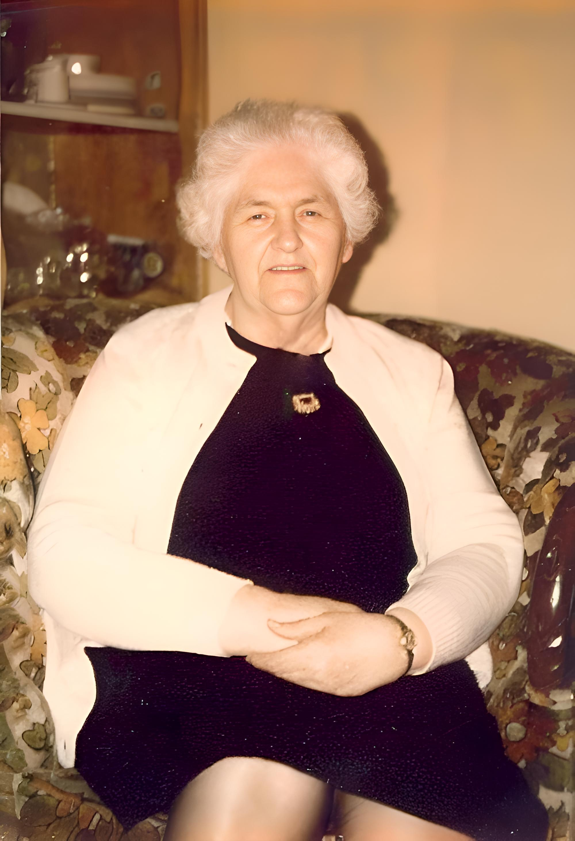 Effie Bella Currie