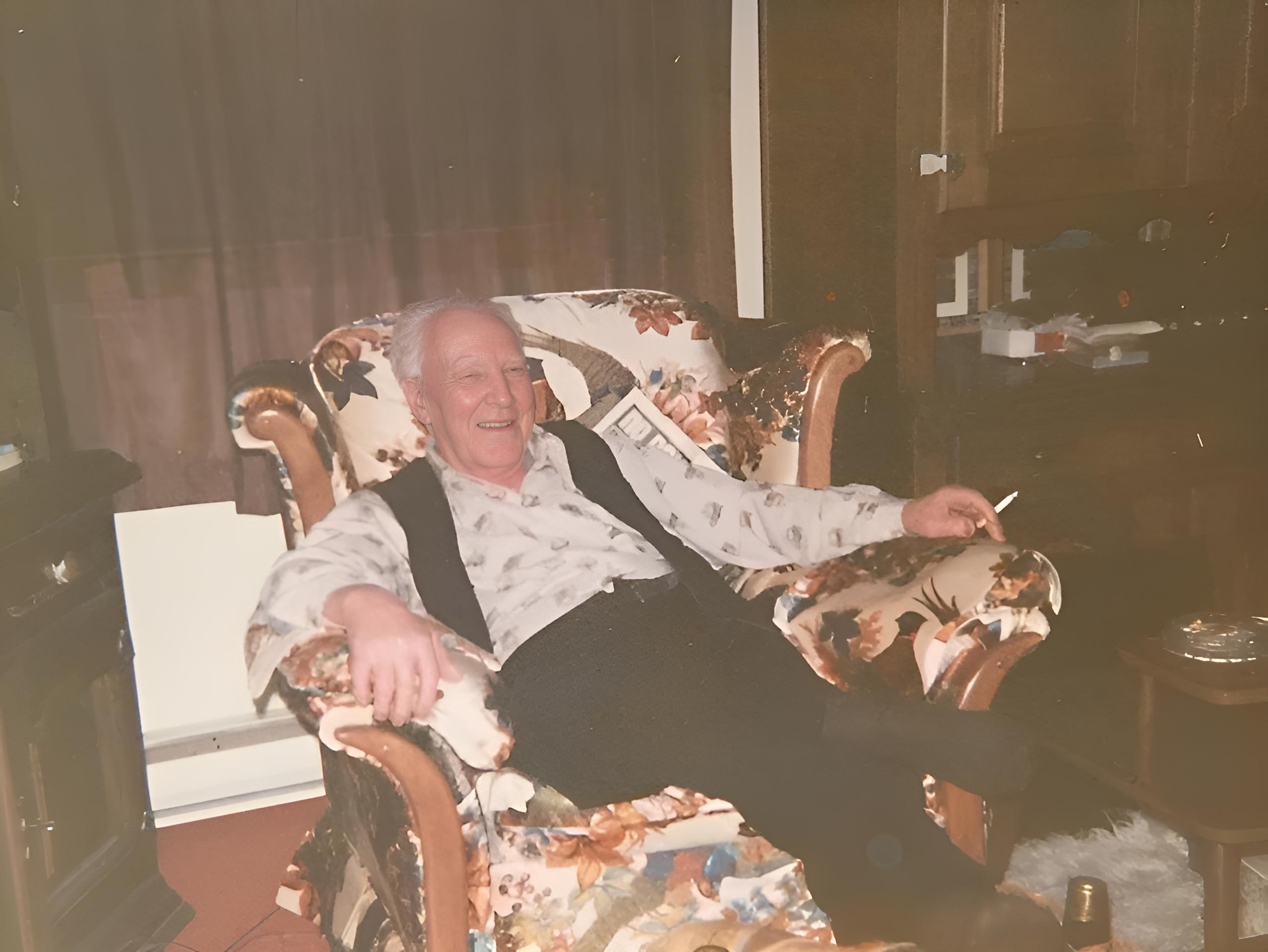 Stephen MacKinnon