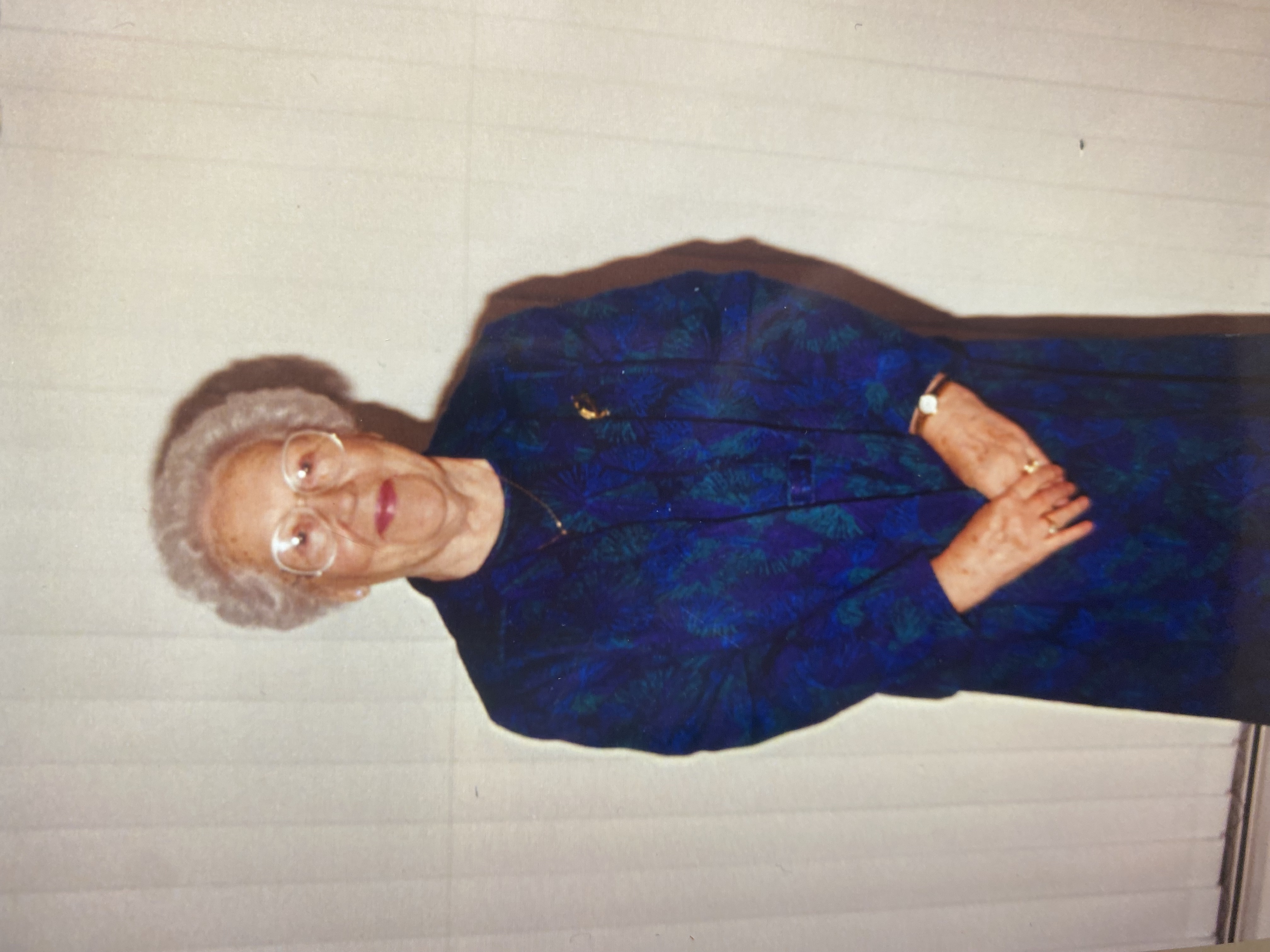 Mary MacNeil